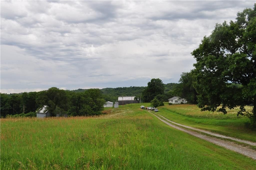 33135 Iatan Road — photo 37