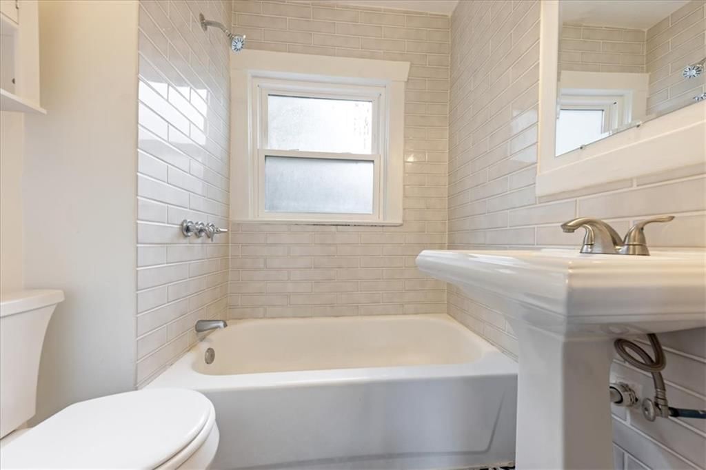 5723 Brooklyn Avenue — photo 13