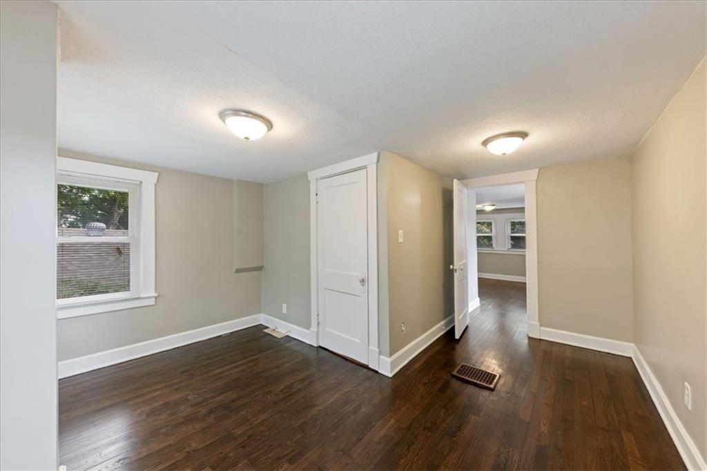 5723 Brooklyn Avenue — photo 14