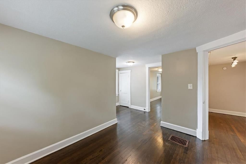 5723 Brooklyn Avenue — photo 18