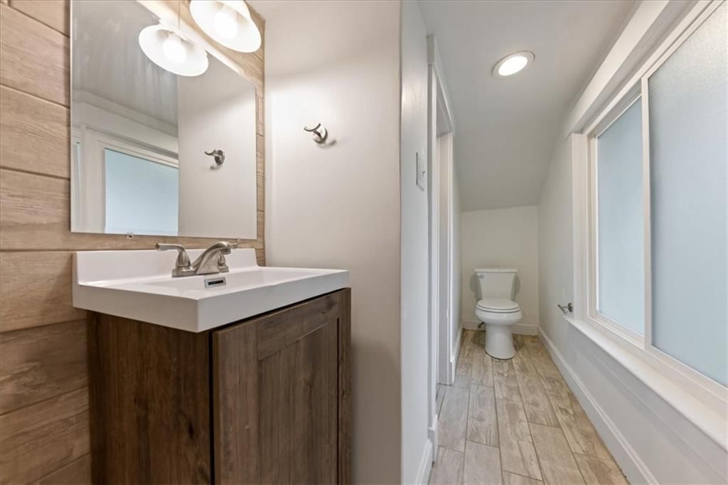 5723 Brooklyn Avenue — photo 21
