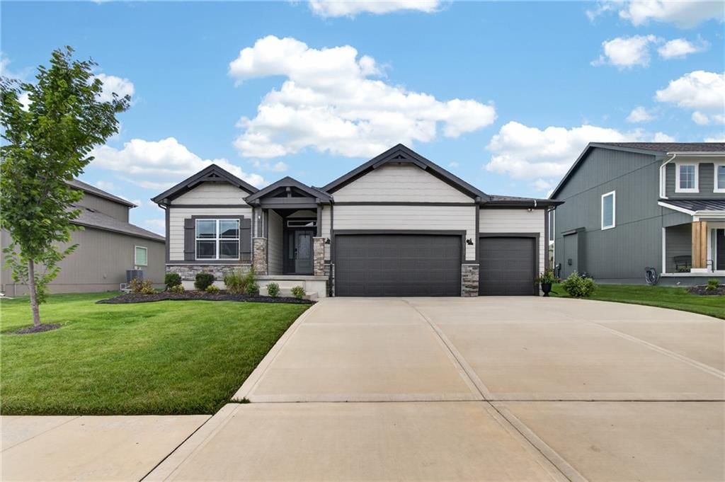 1517 SW Georgetown Drive — photo 3