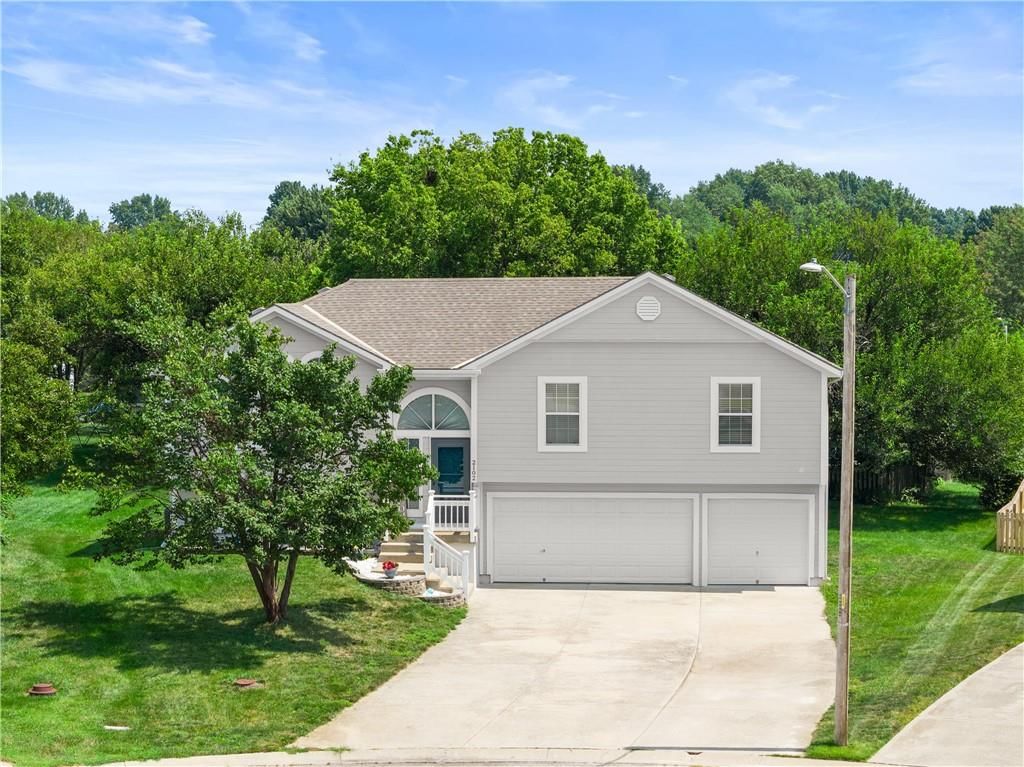 2102 Grant Circle — photo 2