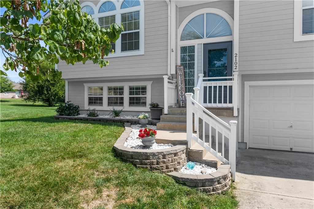 2102 Grant Circle — photo 4