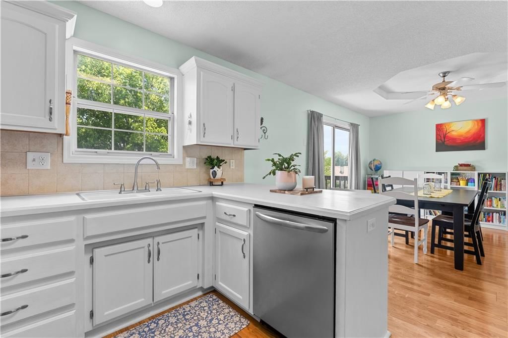 2102 Grant Circle — photo 12
