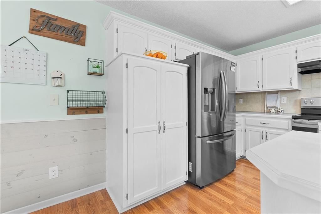 2102 Grant Circle — photo 14