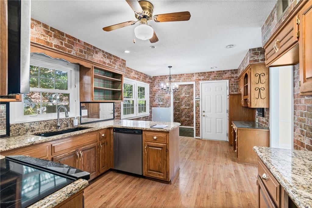 320 SE Westwind Drive — photo 9