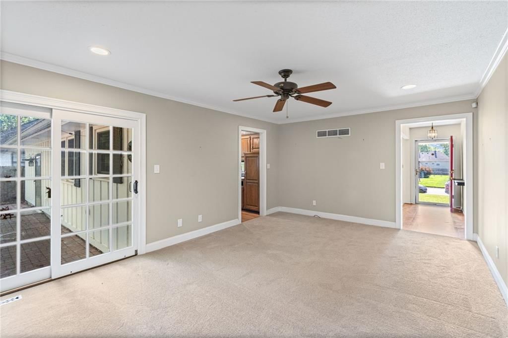 320 SE Westwind Drive — photo 12