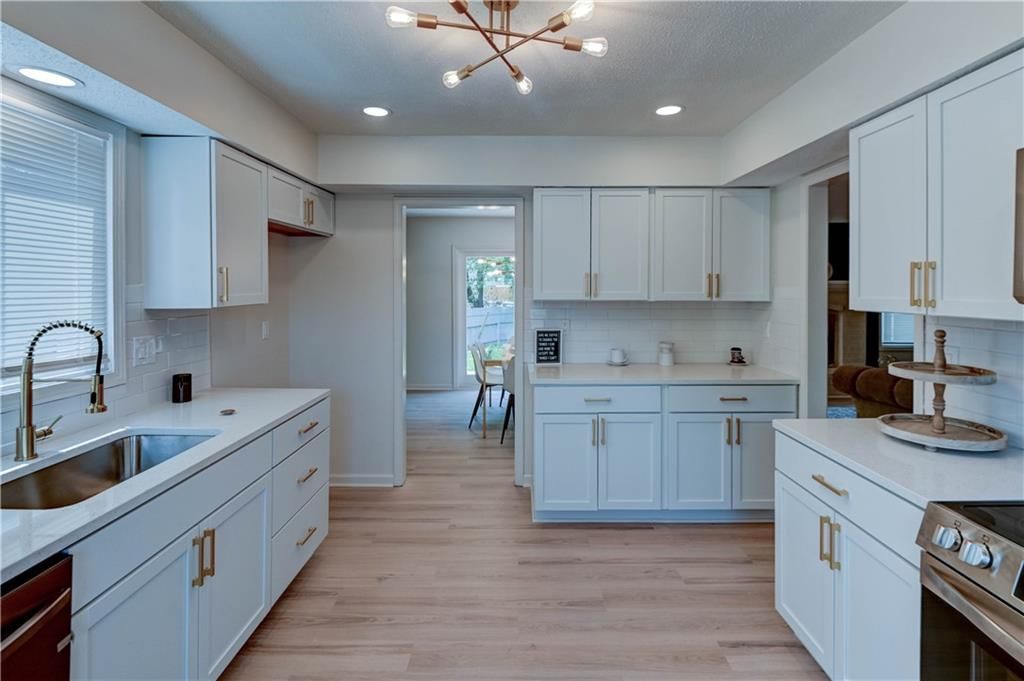 412 Deerfield Court — photo 8