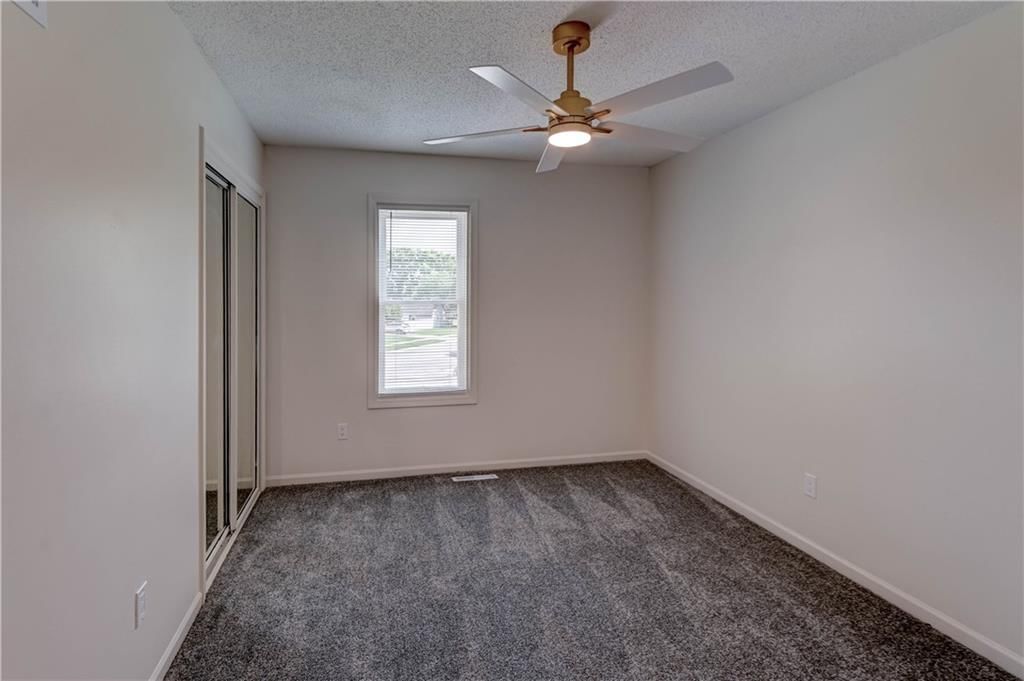 412 Deerfield Court — photo 15