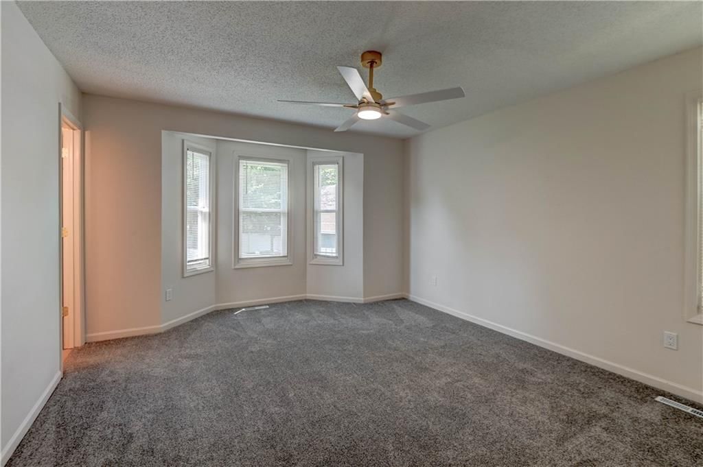 412 Deerfield Court — photo 16