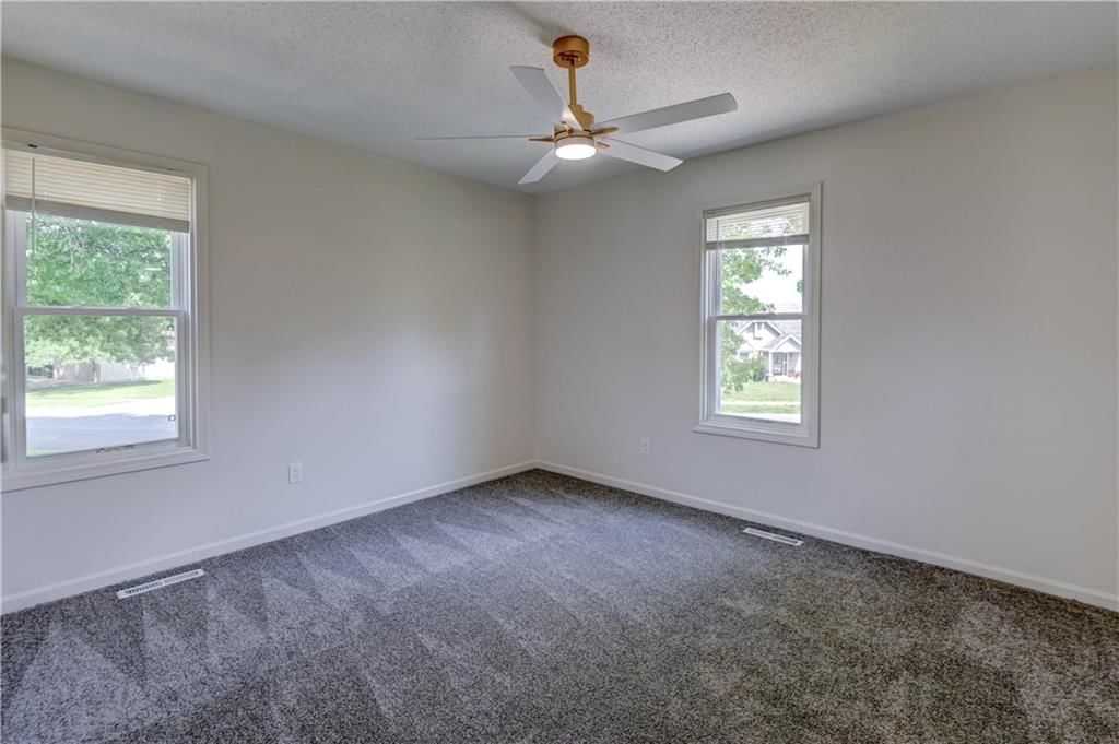 412 Deerfield Court — photo 18
