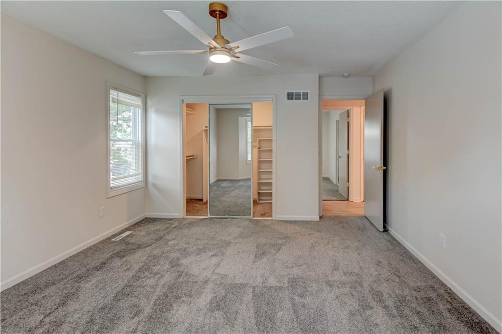 412 Deerfield Court — photo 23