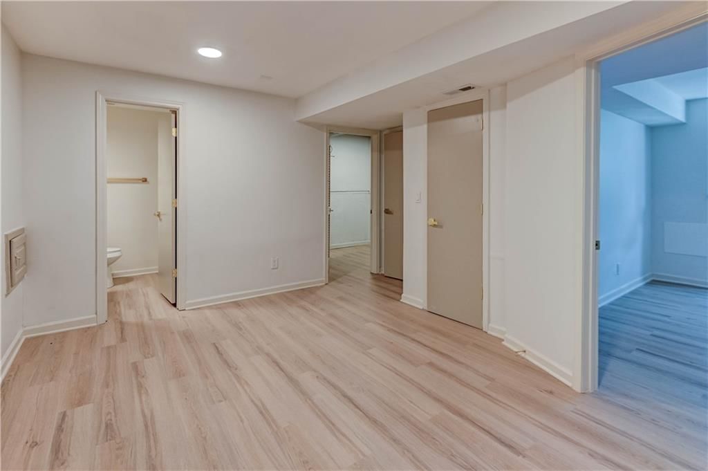 412 Deerfield Court — photo 39