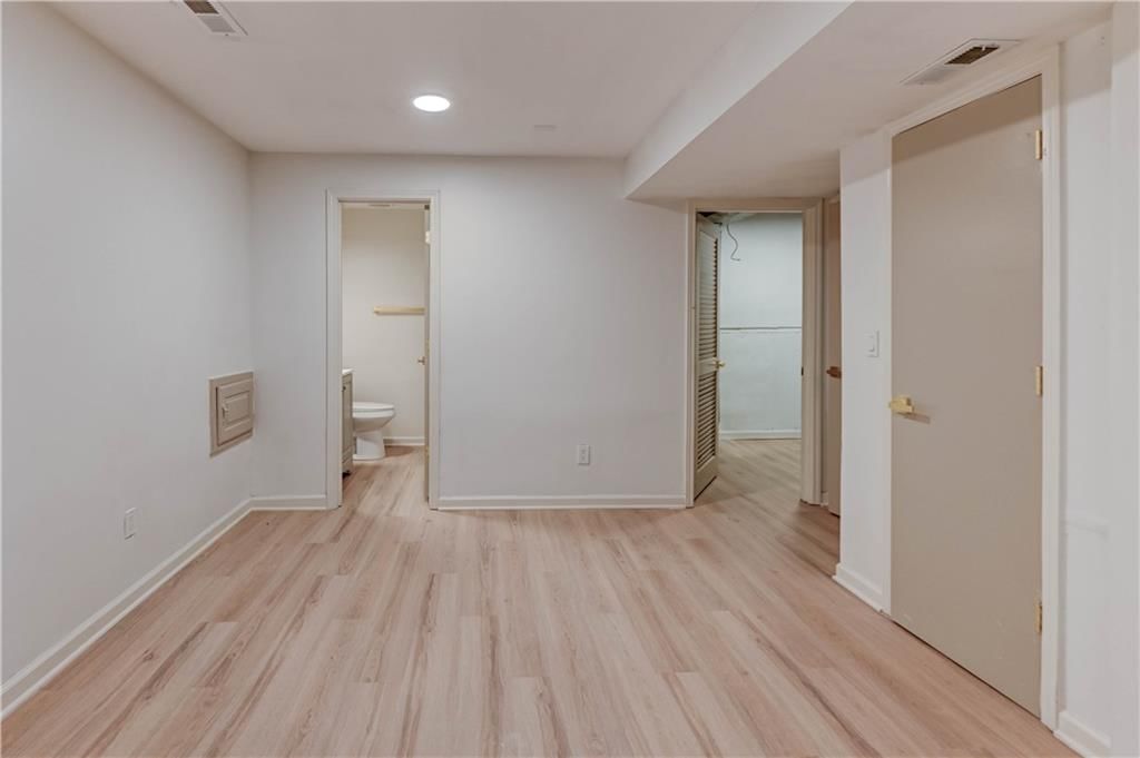 412 Deerfield Court — photo 40