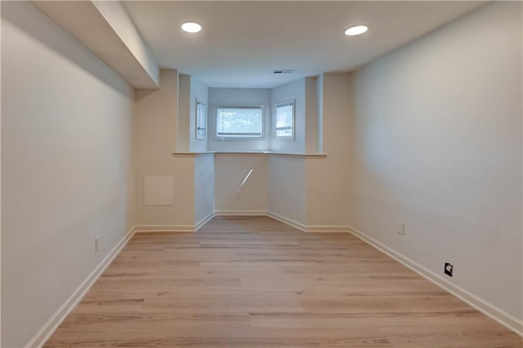 412 Deerfield Court — photo 43