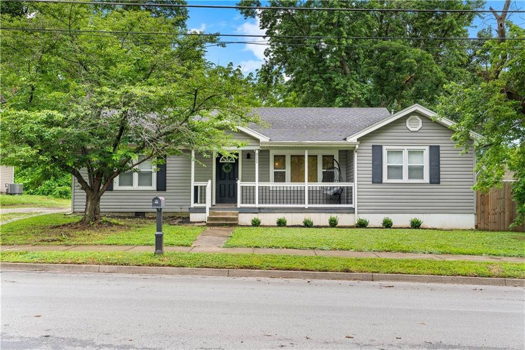 511 W Ashland Street, Nevada, MO