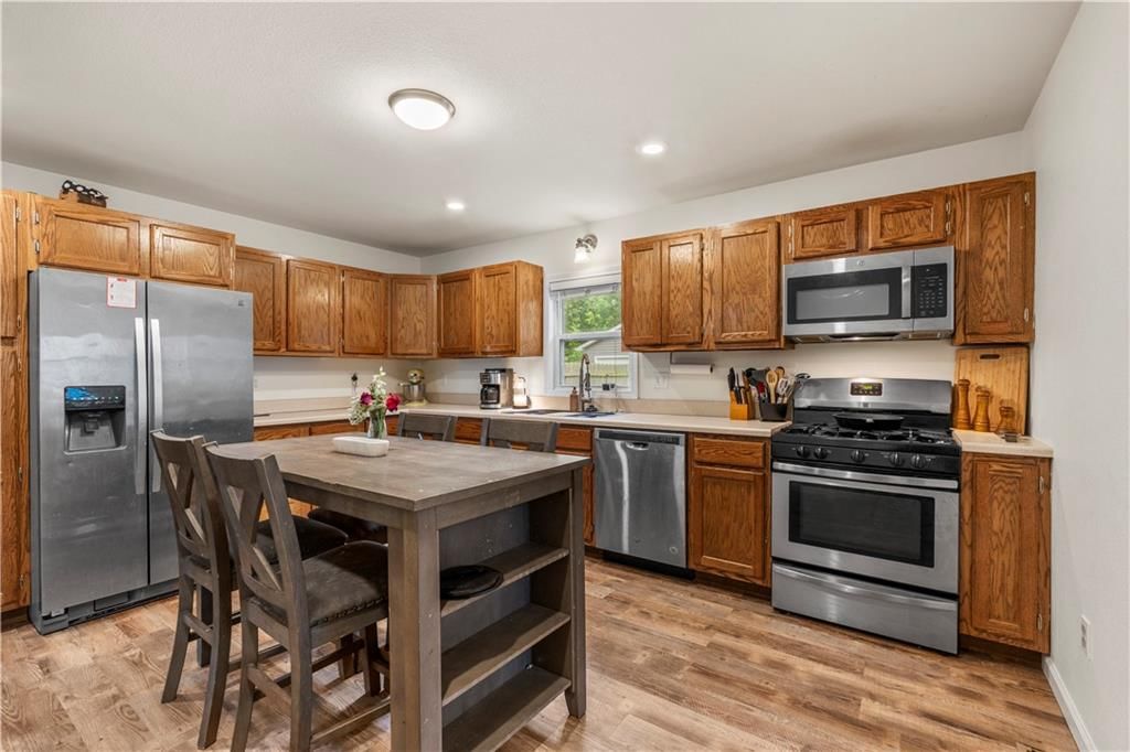511 W Ashland Street — photo 20