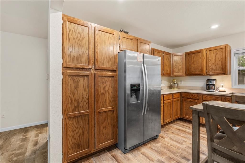 511 W Ashland Street — photo 23
