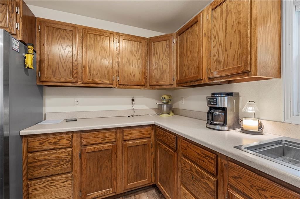 511 W Ashland Street — photo 25