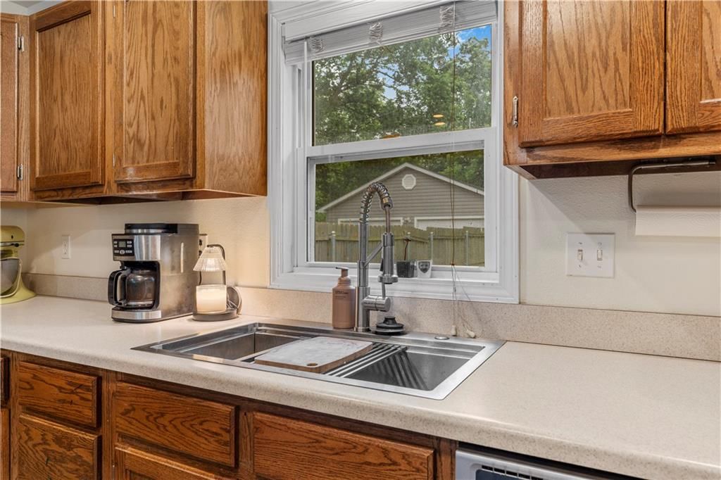 511 W Ashland Street — photo 26