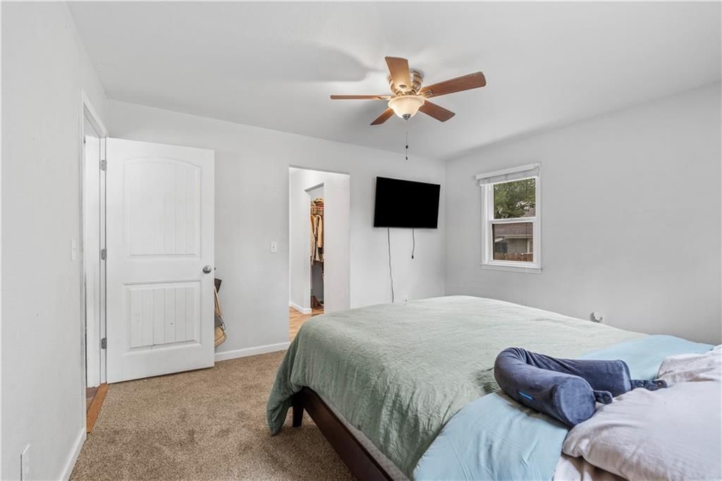 511 W Ashland Street — photo 33