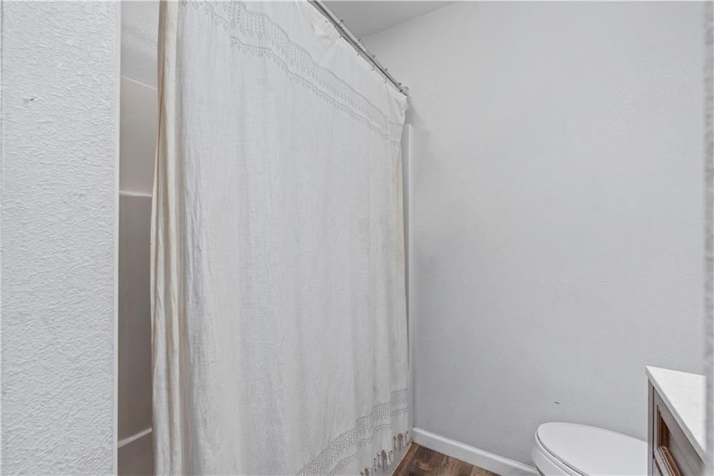 511 W Ashland Street — photo 38