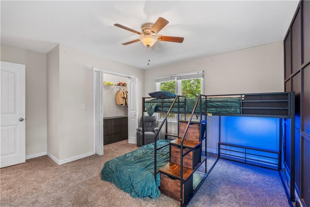 511 W Ashland Street — photo 41