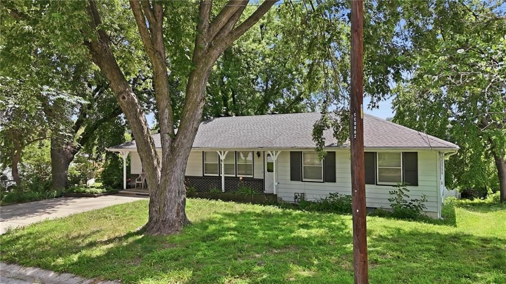 483 NE Meadowbrook Road — photo 1