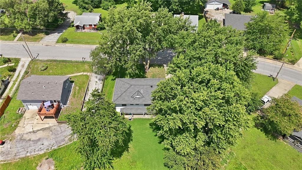 483 NE Meadowbrook Road — photo 2