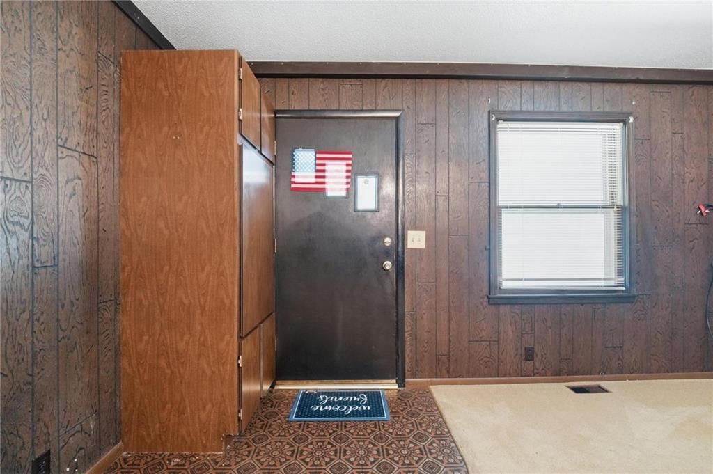 483 NE Meadowbrook Road — photo 4