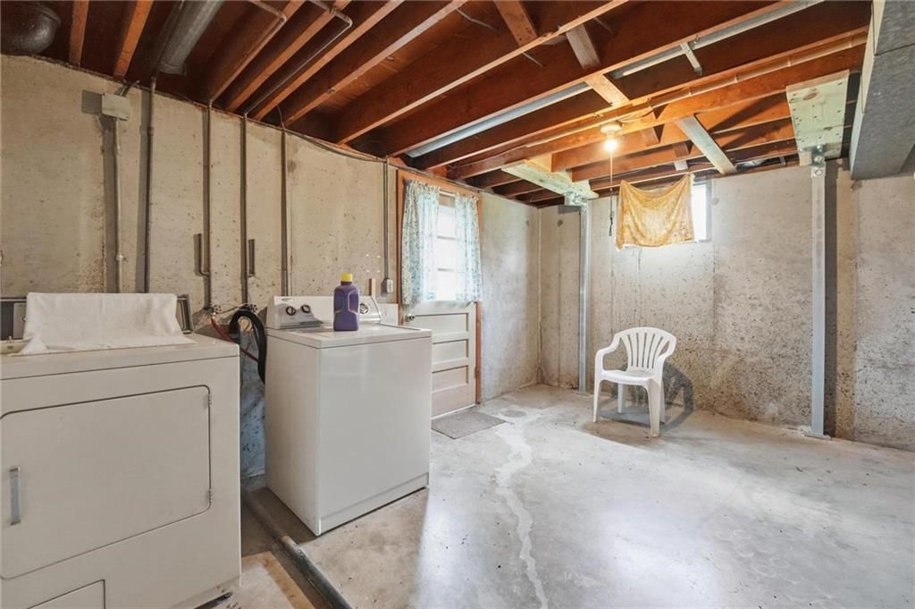 483 NE Meadowbrook Road — photo 43