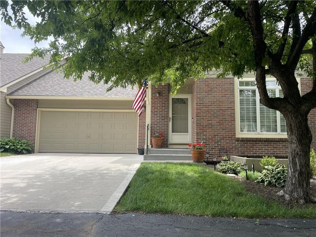 15756 S Sunset Drive, Olathe, KS