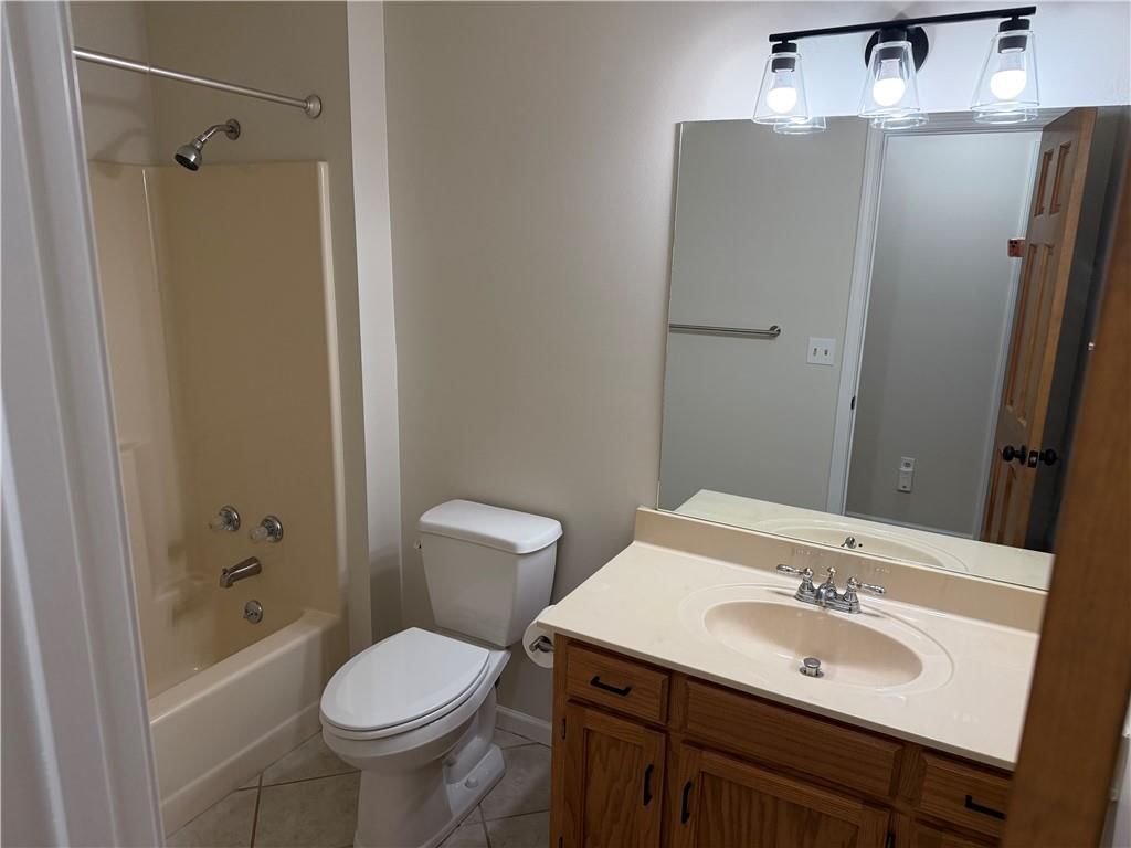 2212 S 19th Terrace — photo 31