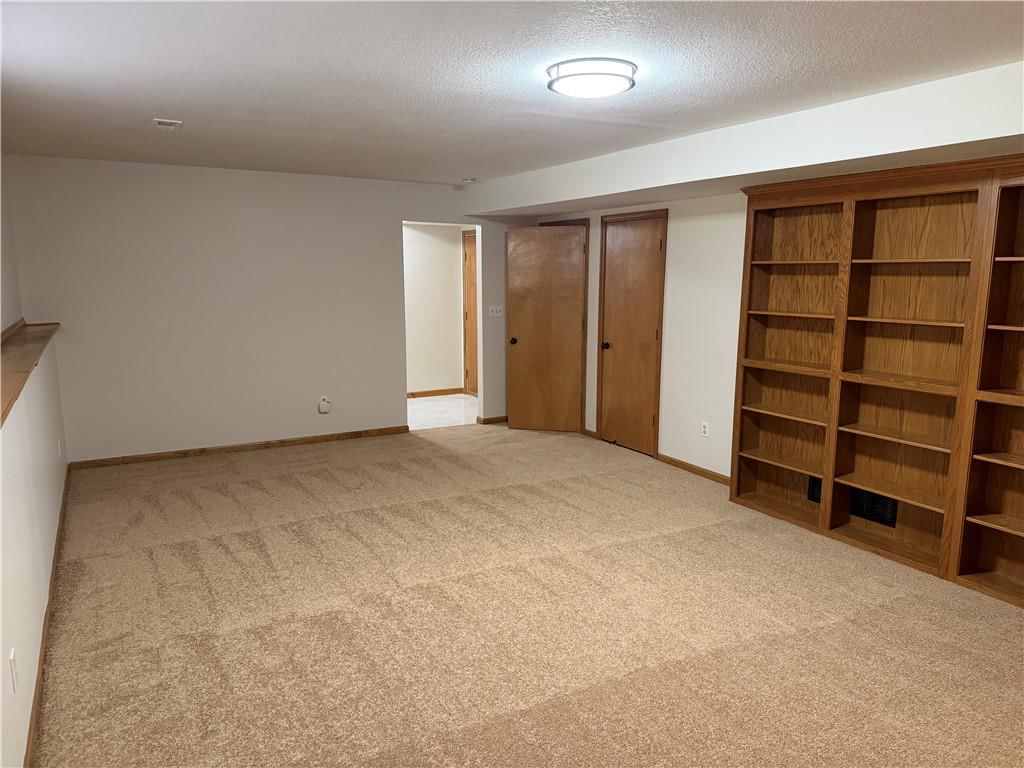 2212 S 19th Terrace — photo 37