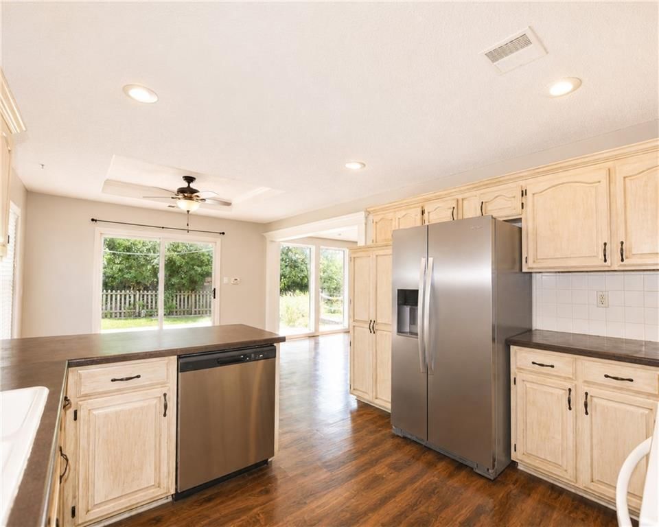 1521 SE DALTON Drive — photo 7