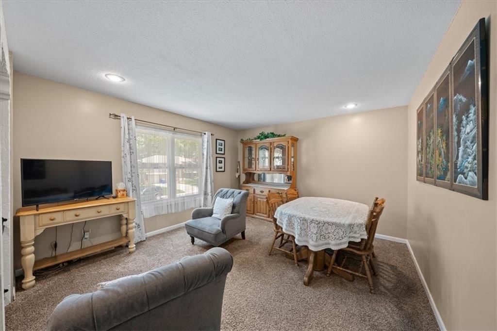 14213 W 94th Street — photo 5