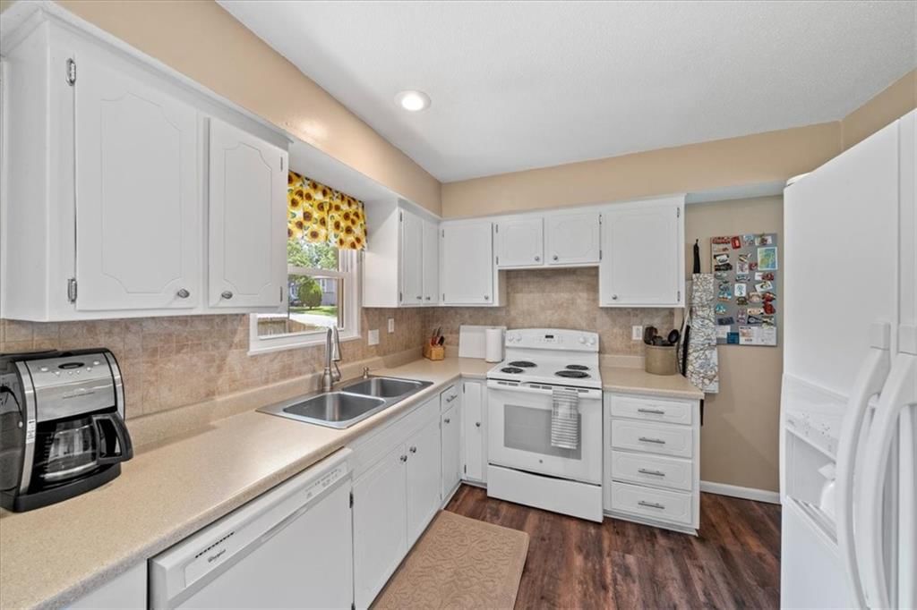 14213 W 94th Street — photo 9