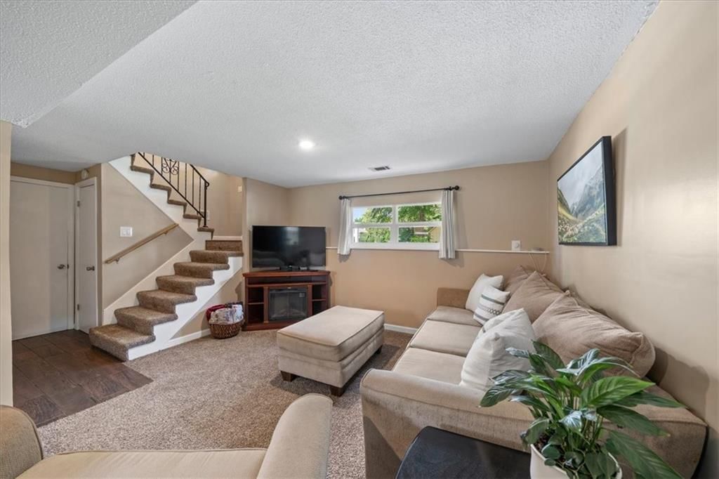 14213 W 94th Street — photo 18