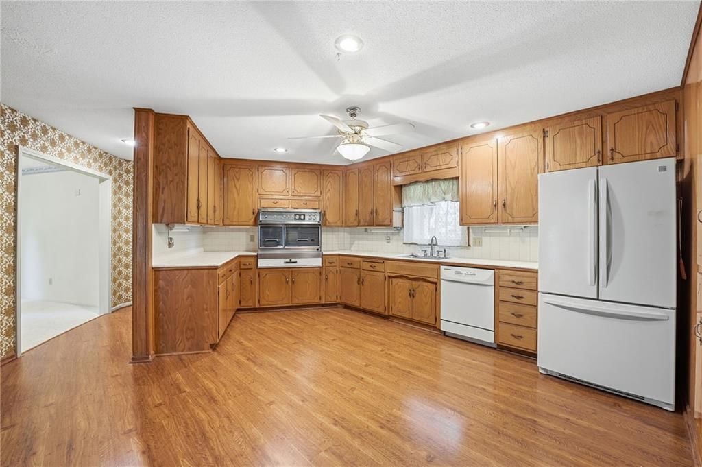 71 E 106th Terrace — photo 14