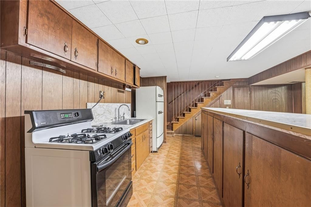 71 E 106th Terrace — photo 36