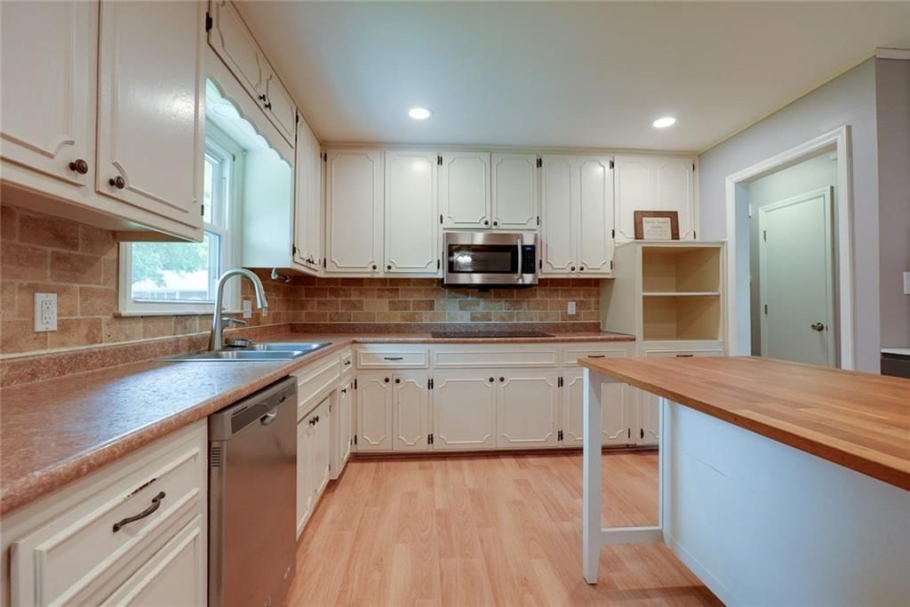 1400 NANCY Lane — photo 10