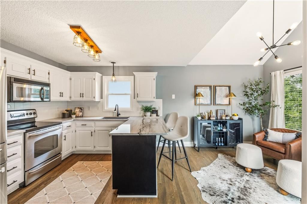 13939 W 150 Terrace — photo 11