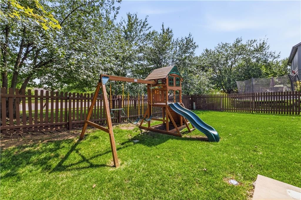 13939 W 150 Terrace — photo 35