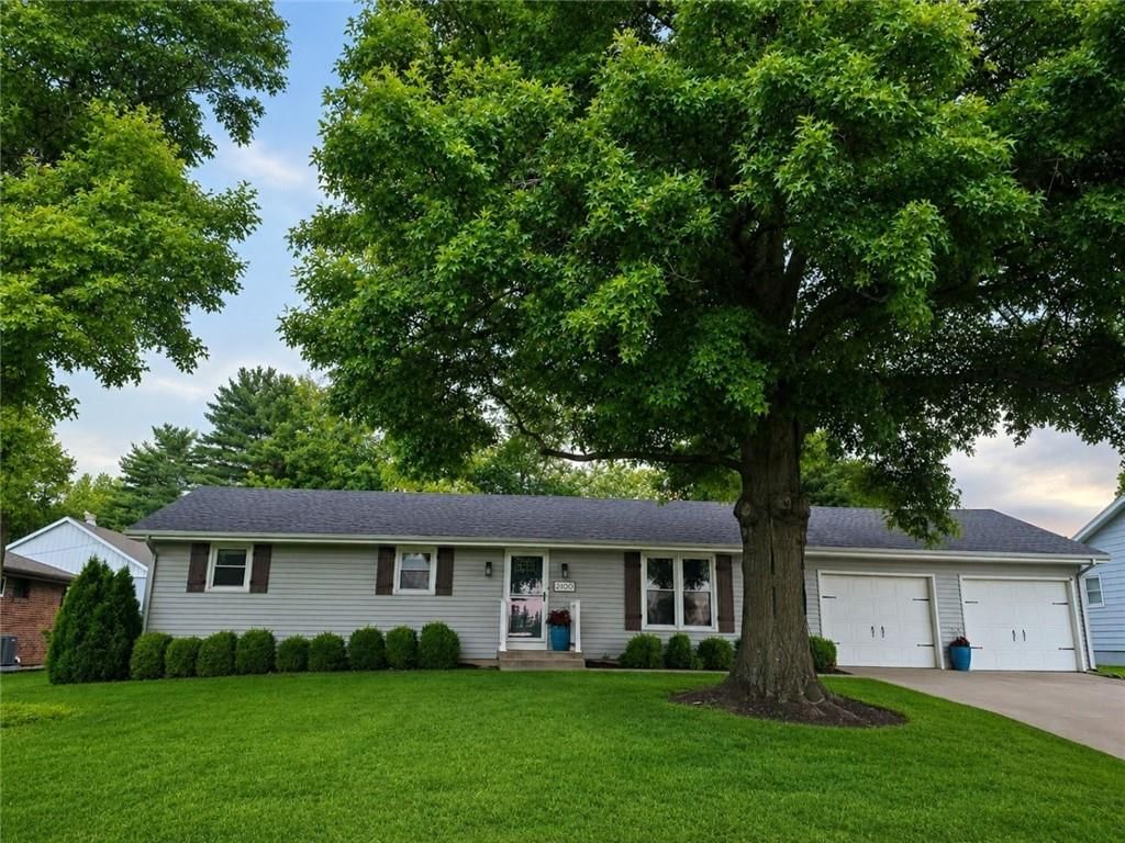 2100 Peach Street, Higginsville, MO