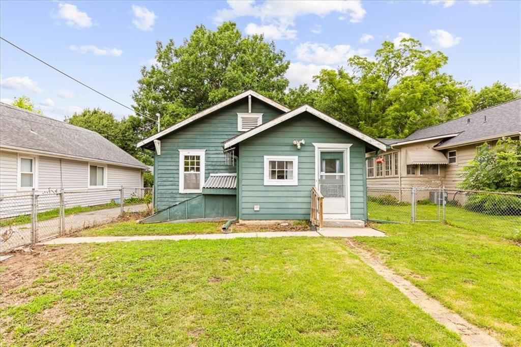 1303 S Maywood Avenue — photo 22