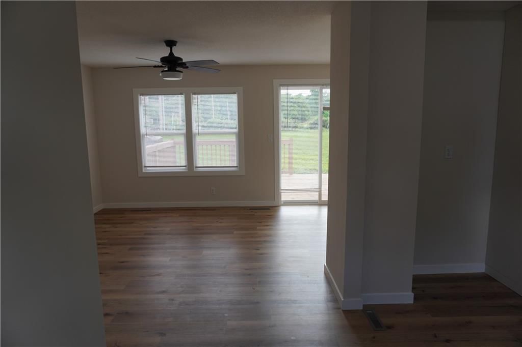 2412 Queen Ridge Drive — photo 3