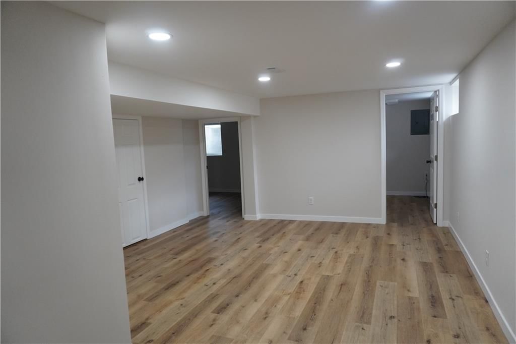2412 Queen Ridge Drive — photo 12