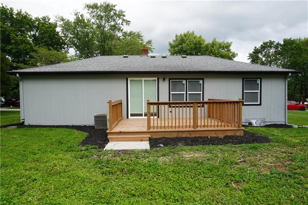 2412 Queen Ridge Drive — photo 18