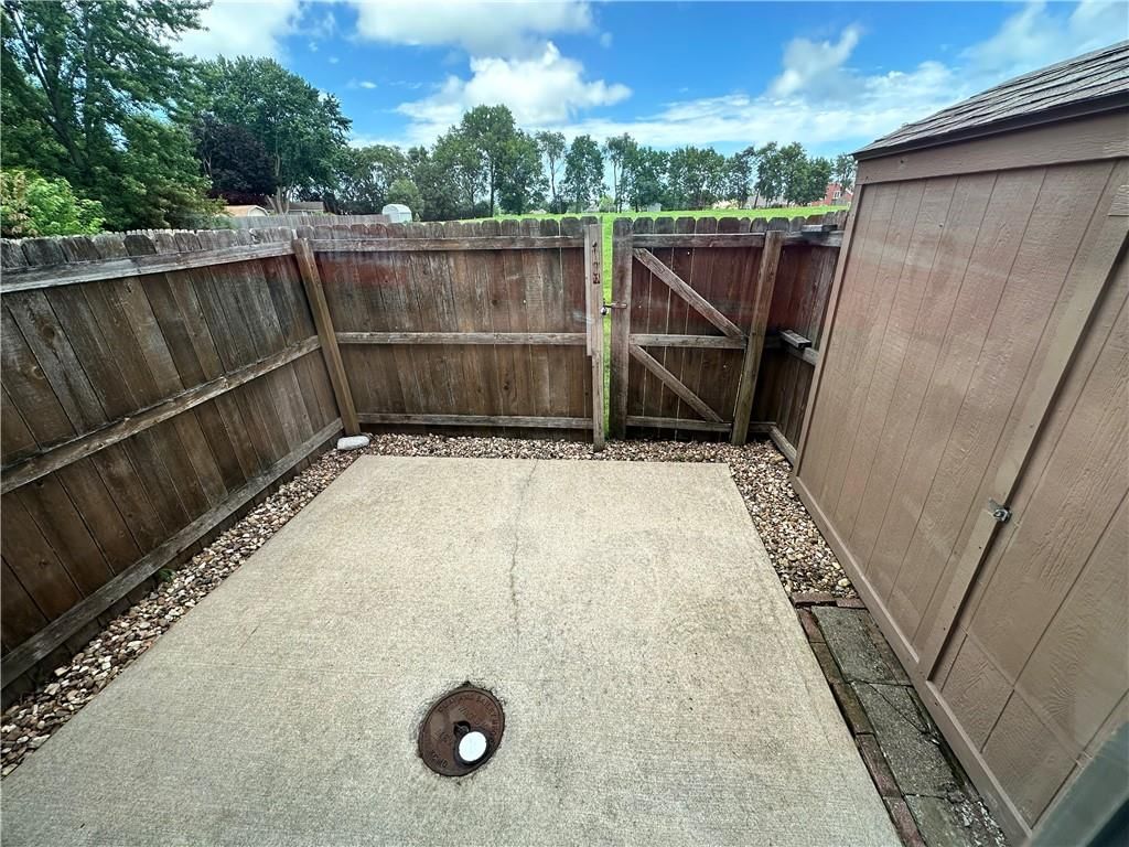 725 SW Liggett Road — photo 2